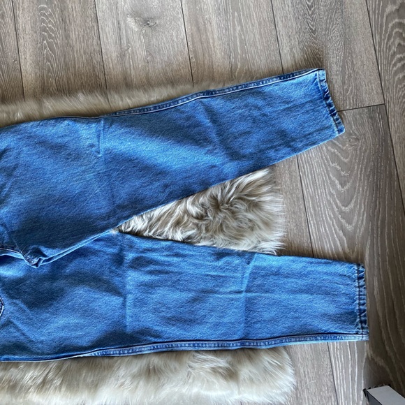 Chic Vintage Jeans - Picture 3 of 11
